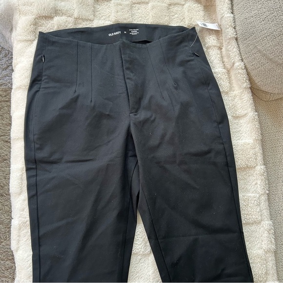 Old Navy • Pixie Capri Pants - Picture 7 of 10